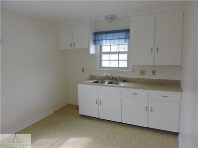 1127 Alsdorf St, Lansing, MI 48910 - photo 5