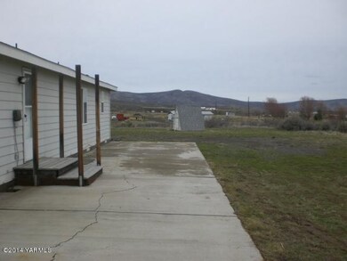 561-824790-back porch