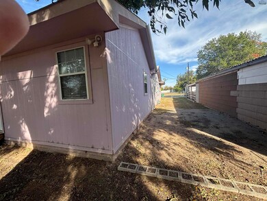 1001 Cleburne St, Vernon, TX 76384 - photo 7