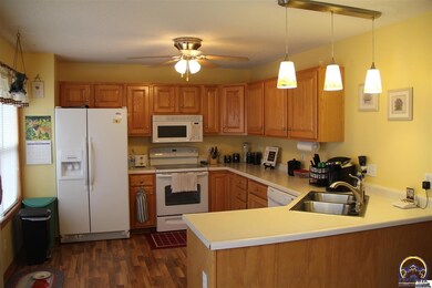 3643 SW Glendale Dr, Topeka, KS 66614 - photo 4