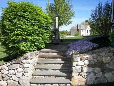 10 Murphys Way, Uxbridge, MA 01569 - photo 4