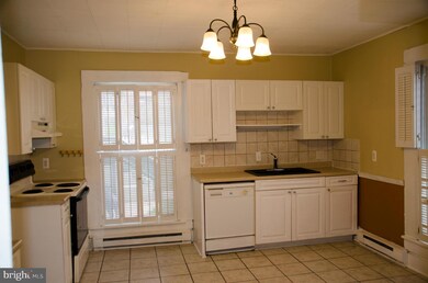 12 S Delaware Ave, Brunswick, MD 21716 - photo 2