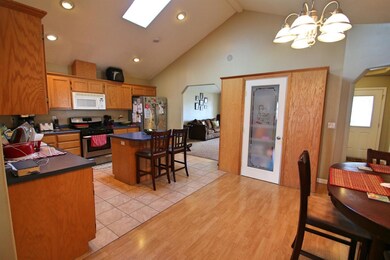 717 Mountain Ave, Central Point, OR 97502 - photo 7