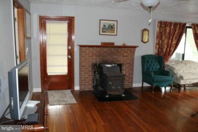 386 Lakeview Cir, Louisa, VA 23093 - photo 7