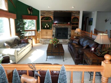Lake House 001