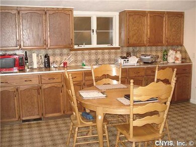 Kitchen Nice roomy eat in kitchen
