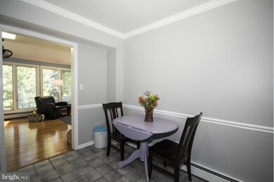 4609 Roundhill Rd, Ellicott City, MD 21043 - photo 6