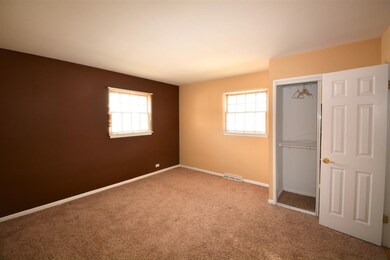 1040 Alder Ln, Naperville, IL 60540 - photo 3