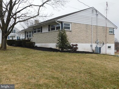 624 Cherry St, Bally, PA 19503 - photo 2