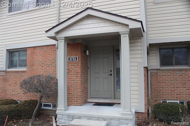 3733 Old Creek Rd, Troy, MI 48084 - photo 2