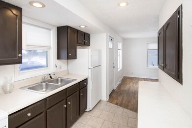 2719_Amherst_Ave_09