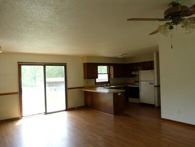 129 Tanglewood Dr, Manchester, TN 37355 - photo 3