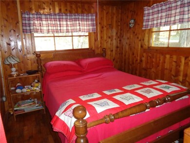 Second bedroom.
