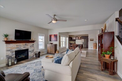 6290 Stone Gate Dr, Fitchburg, WI 53719 - photo 5