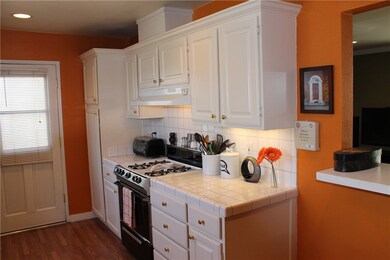 20776 Clark St, Woodland Hills, CA 91367 - photo 2