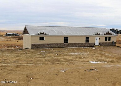 14718 Mortenson St, Williston, ND 58801 - photo 3
