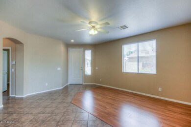 Living Room (3)-SMALL