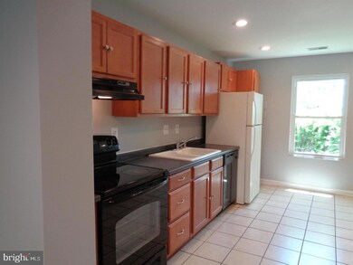 612 Kittendale Cir, Middle River, MD 21220 - photo 4