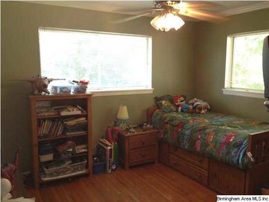 Very large living/dining room combo, makes a great