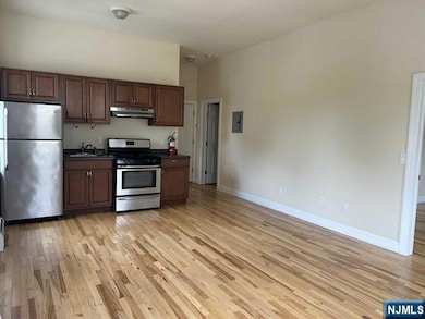 322 Elm Ave unit 1, Bogota, NJ 07603 - photo 3