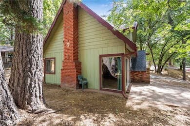 30687 Ferndale Dr, Running Springs, CA 92382 - photo 3