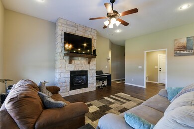 701 N Maplewood Hills Rd, Nixa, MO 65714 - photo 5