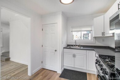 2021 Brooks St, Flint, MI 48507 - photo 7