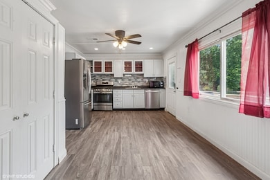 27 Ridge Cir, Streamwood, IL 60107 - photo 3