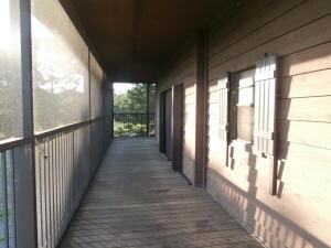 Screened deck all around