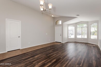003-photo-dining-room-6278031
