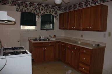 30 Lovell St, Elgin, IL 60120 - photo 7