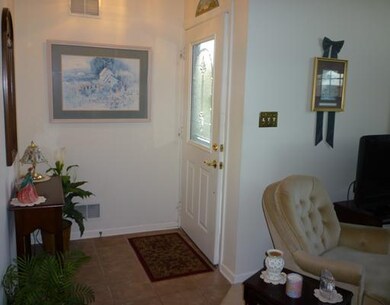 Entry/Foyer.