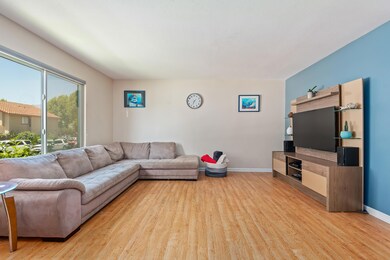 03 - Living Room