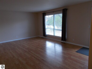 1306 Glen Rd, Midland, MI 48640 - photo 4