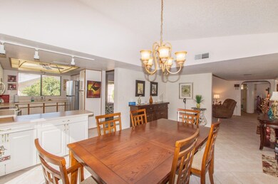 07 Dining Room