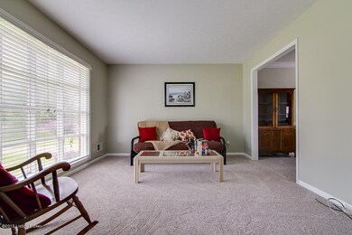 8108 Cortland Dr, Louisville, KY 40228 - photo 4