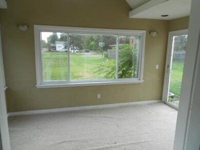624 Amity St SE, Lowell, MI 49331 - photo 3