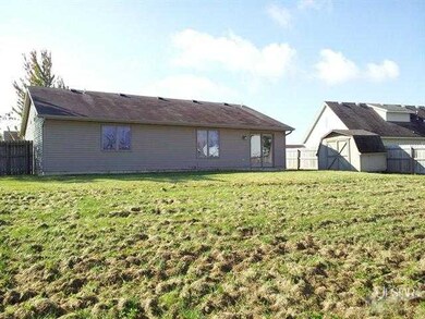 13435 Wheat Mill Ct, Grabill, IN 46741 - photo 2