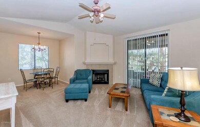 15380 N 100th St-large-002-4-Main Living