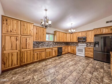 414 4th Ave