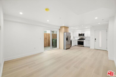 5651 Case Ave unit 1, North Hollywood, CA 91601 - photo 3