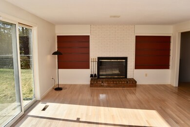 200 W Pomeroy Ln, Amherst, MA 01002 - photo 4