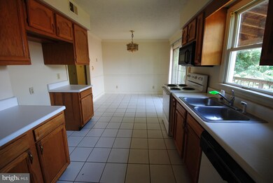 112 Redwood Ln, Winchester, VA 22603 - photo 5