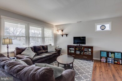 1237 Hillcreek Rd, Pasadena, MD 21122 - photo 4