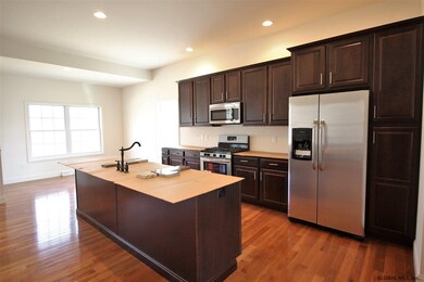 9 Frankie Ln, Clifton Park, NY 12065 - photo 4