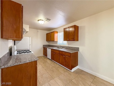 5304 Mountain View Dr, Las Vegas, NV 89146 - photo 7