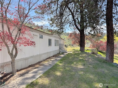 31884 Phillips Ln E, Davenport, WA 99122 - photo 2