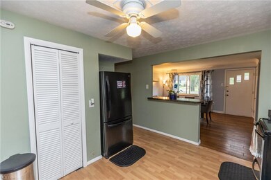 26063 Myrtle Ave, Olmsted Falls, OH 44138 - photo 5