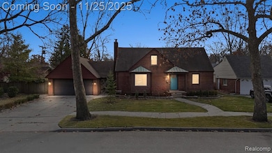 13111 Nadine Ave, Huntington Woods, MI 48070 - photo 2