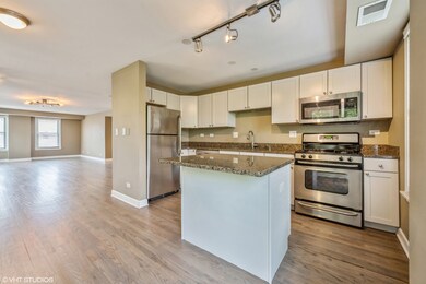2545 W Catalpa Ave unit 4A, Chicago, IL 60625 - photo 7